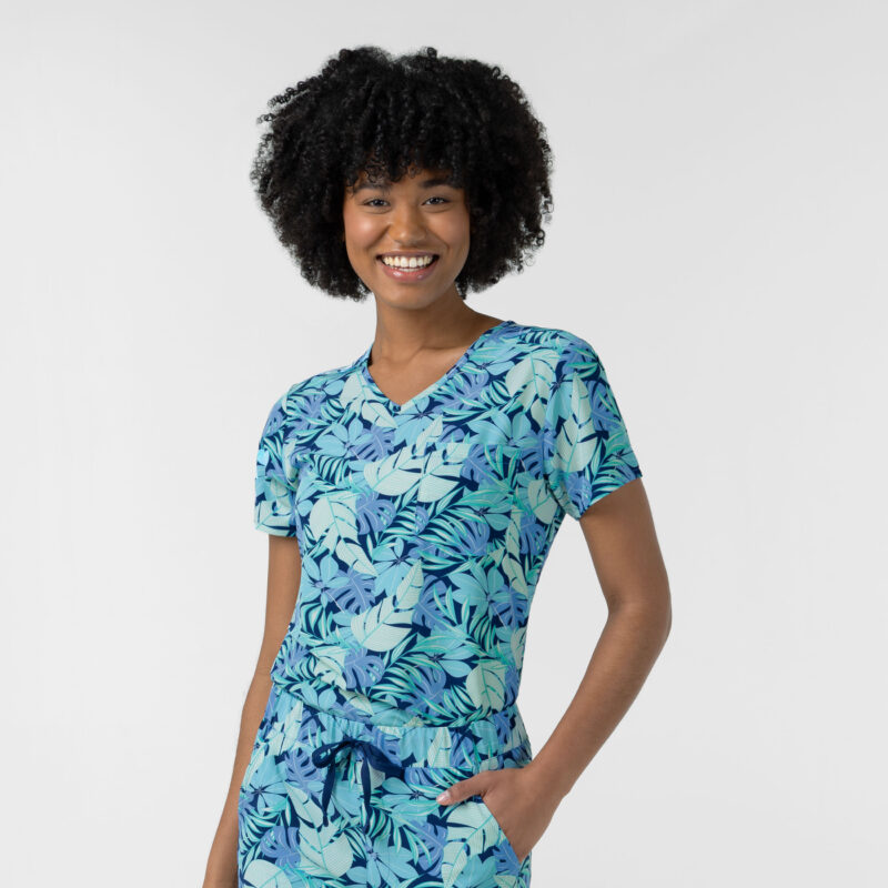 Wonderwink Fashion Prints Women's 1-Pocket Tuck-in Print Scrub Top - Image 4