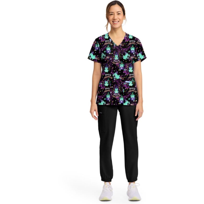Cherokee Women's Print V-Neck Top in HOCUS CROAKUS - Image 3